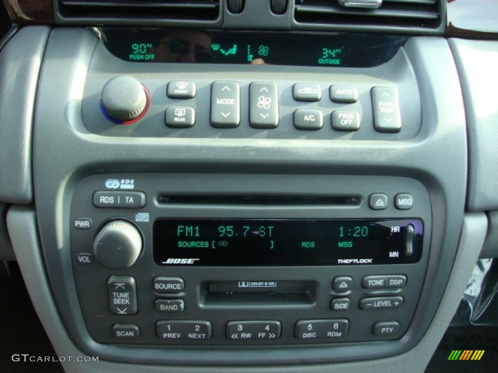 2004 Cadillac DeVille DTS Controls Photo #42174768