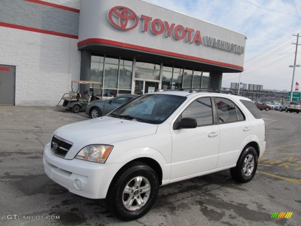 2004 Sorento LX 4WD - Clear White / Beige photo #1