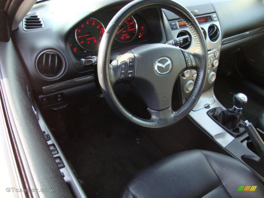 Black Interior 2004 Mazda MAZDA6 s Hatchback Photo #42180984