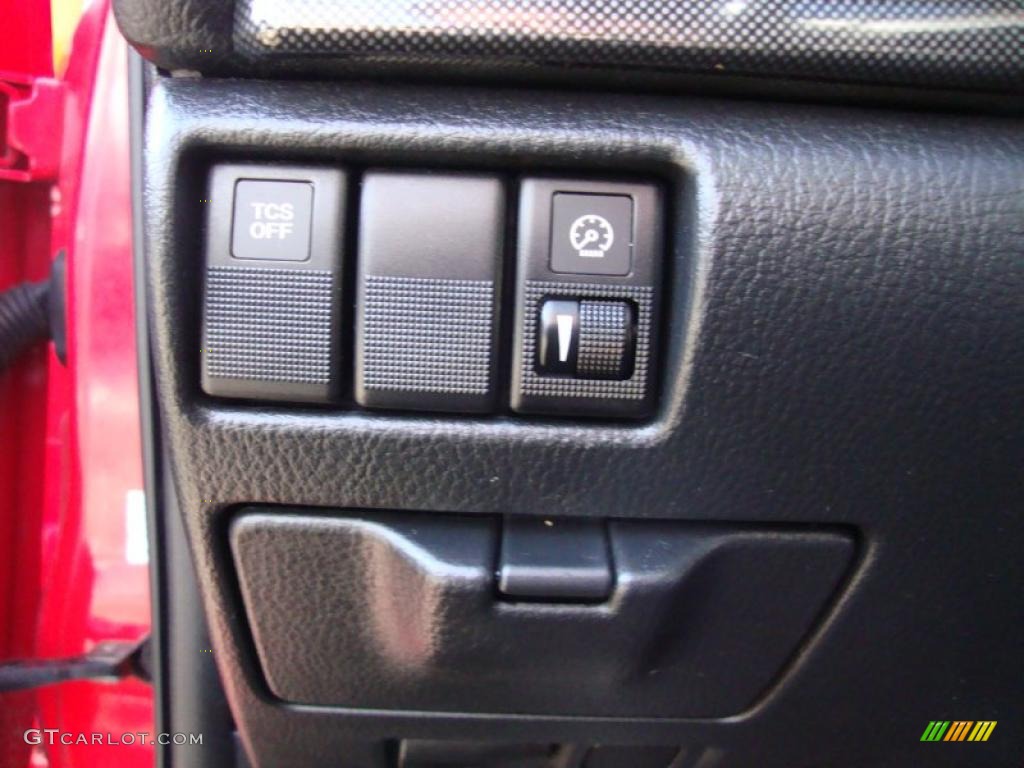 2004 Mazda MAZDA6 s Hatchback Controls Photo #42181440