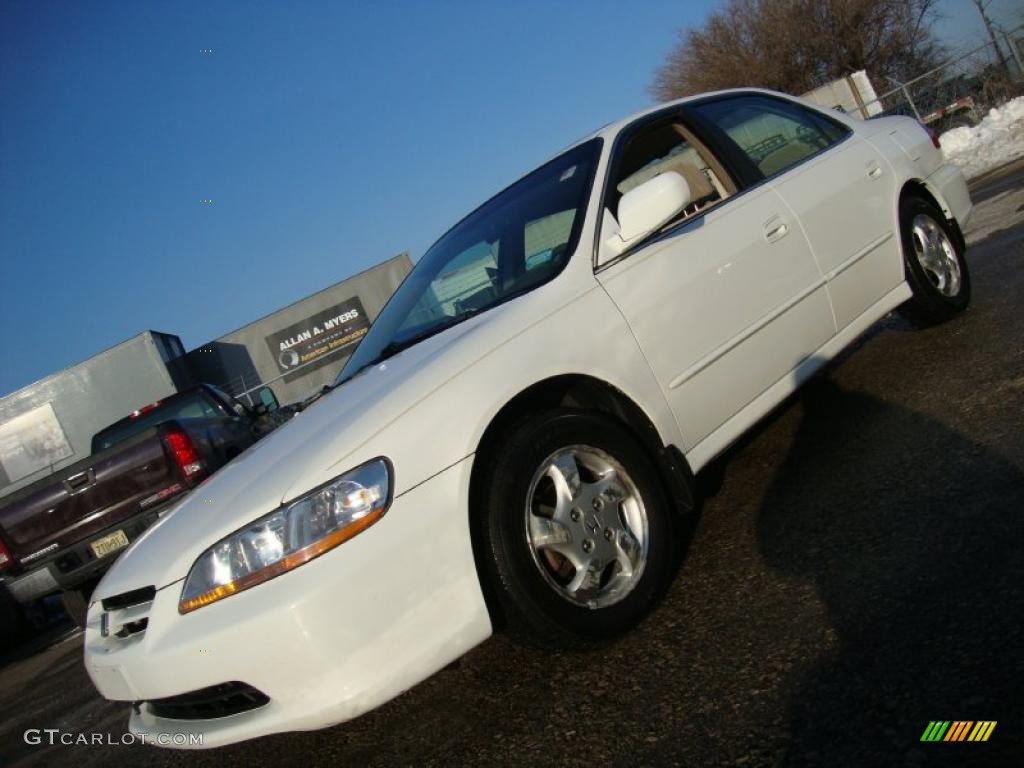 1999 Accord EX Sedan - Taffeta White / Ivory photo #1