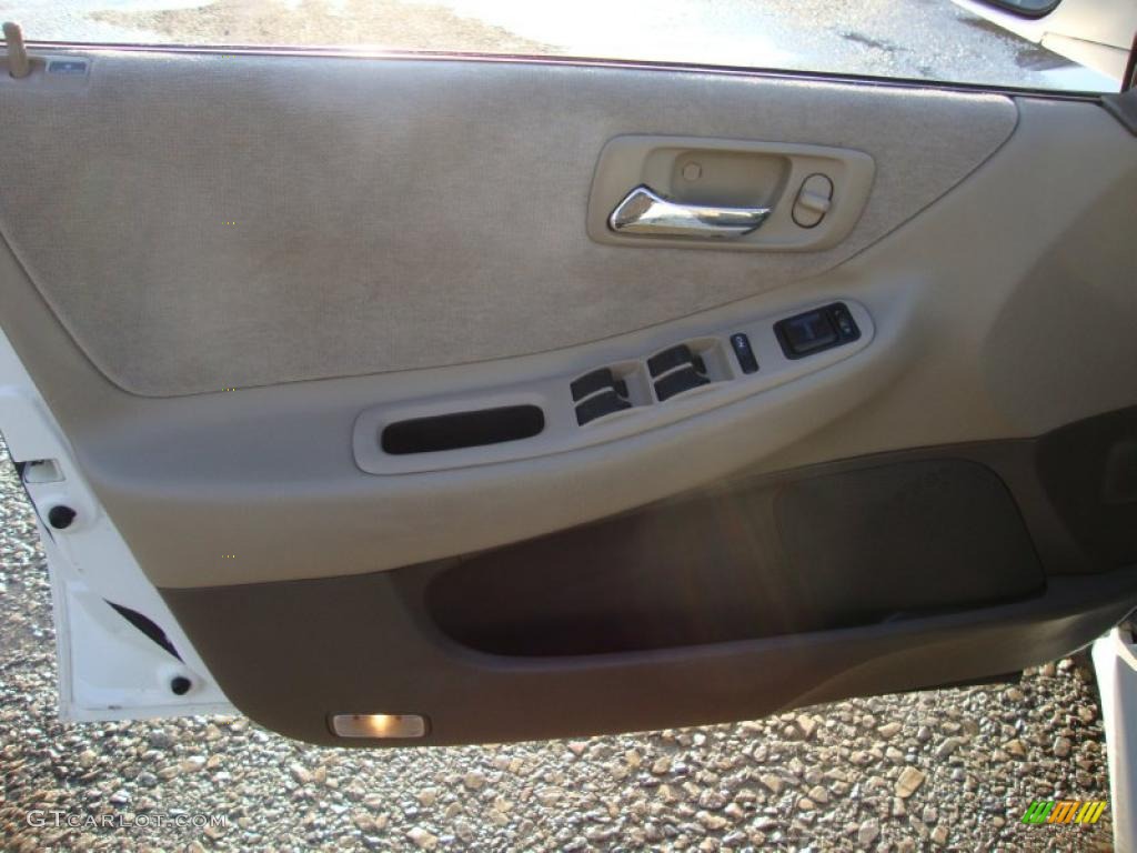 1999 Accord EX Sedan - Taffeta White / Ivory photo #14