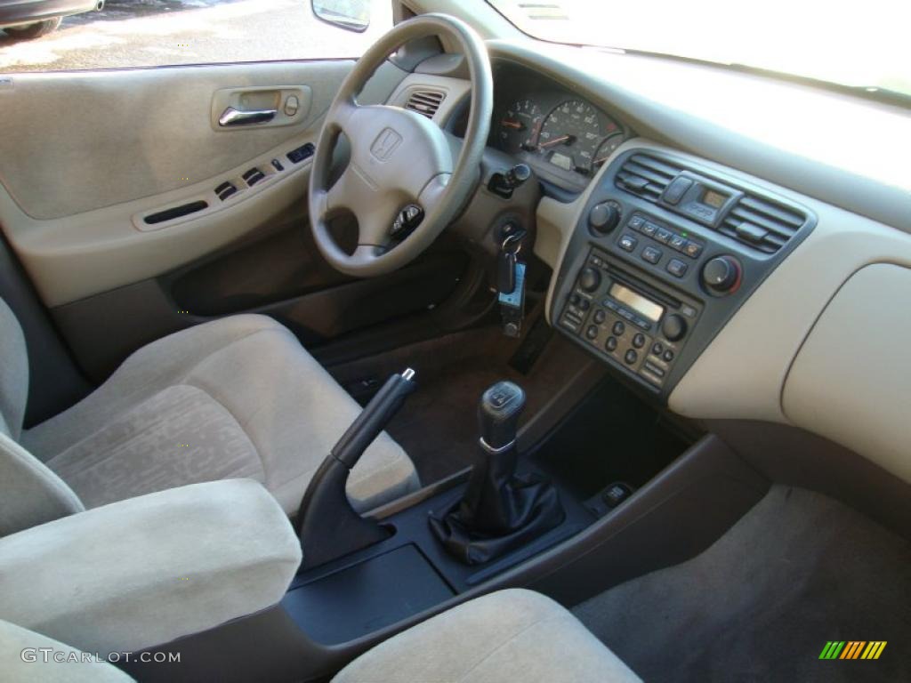 1999 Accord EX Sedan - Taffeta White / Ivory photo #20