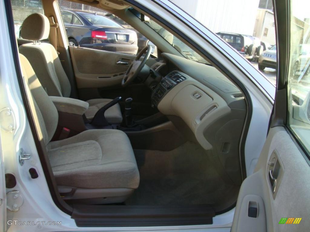 1999 Accord EX Sedan - Taffeta White / Ivory photo #21