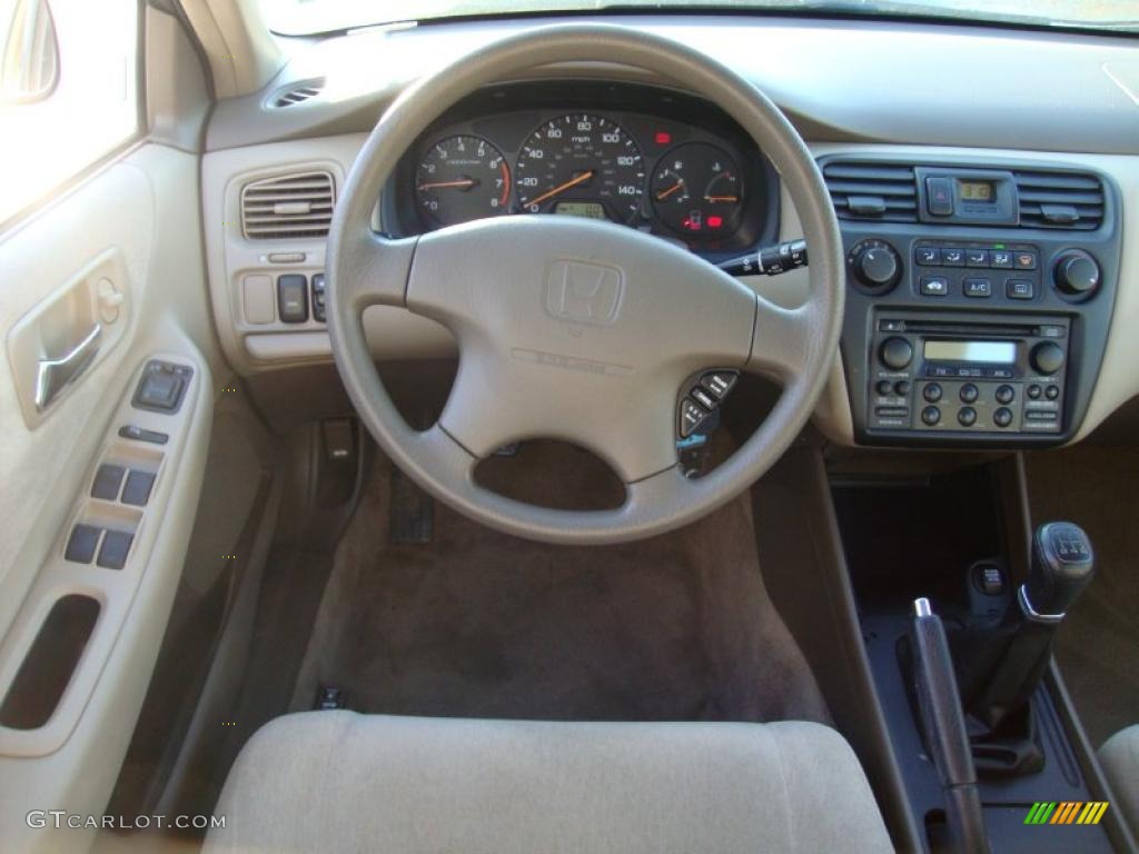 1999 Accord EX Sedan - Taffeta White / Ivory photo #30