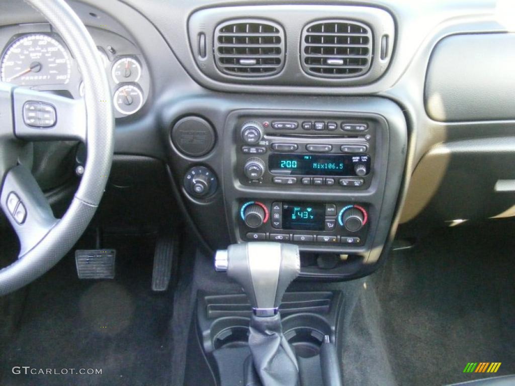 2008 Chevrolet TrailBlazer SS 4x4 Controls Photo #42187377
