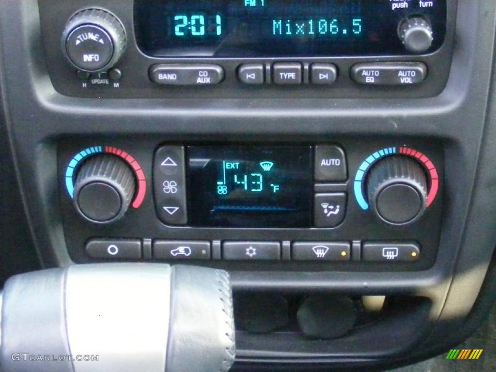 2008 Chevrolet TrailBlazer SS 4x4 Controls Photo #42187385