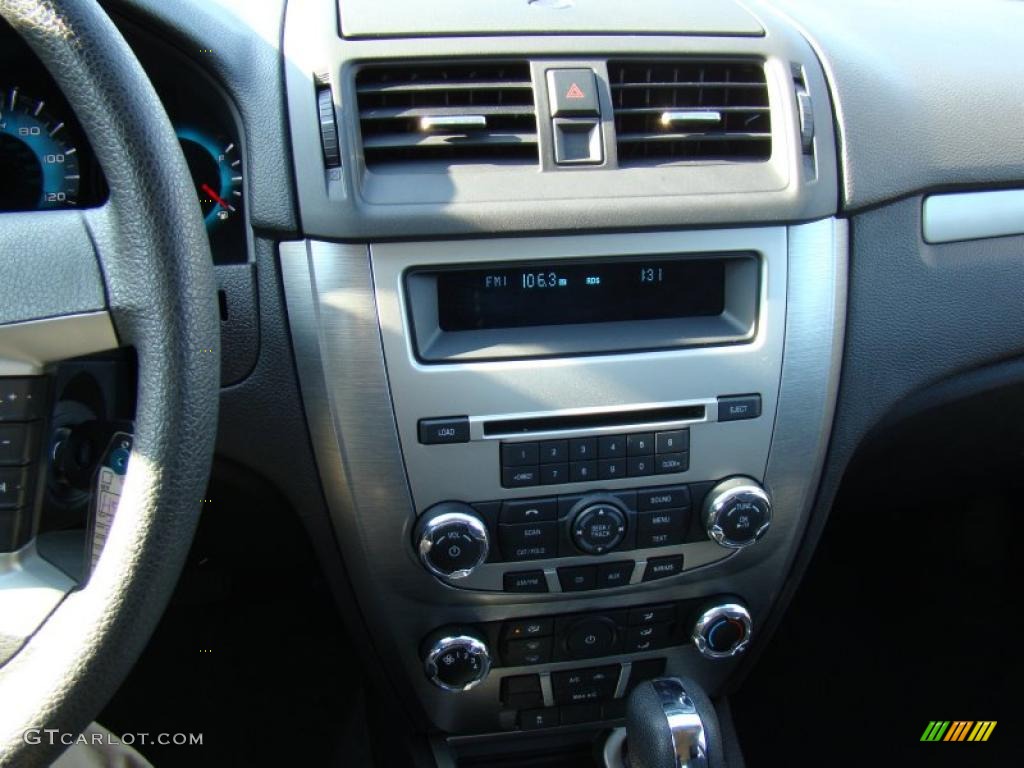 2010 Fusion SE V6 - Sterling Grey Metallic / Charcoal Black photo #21