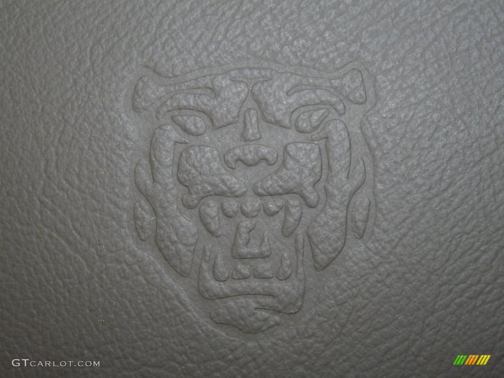 2002 Jaguar XK XK8 Convertible Marks and Logos Photo #42191027