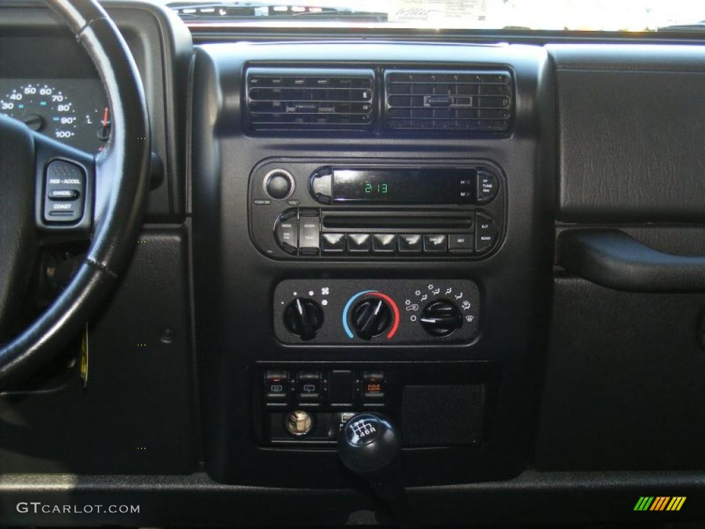 2006 Jeep Wrangler Unlimited Rubicon 4x4 Controls Photo #42192055