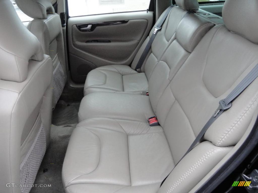 Taupe Interior 2003 Volvo XC70 AWD Photo #42193171