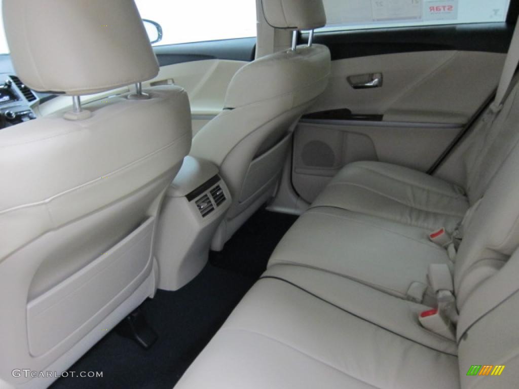 Ivory Interior 2011 Toyota Venza I4 Photo #42193203