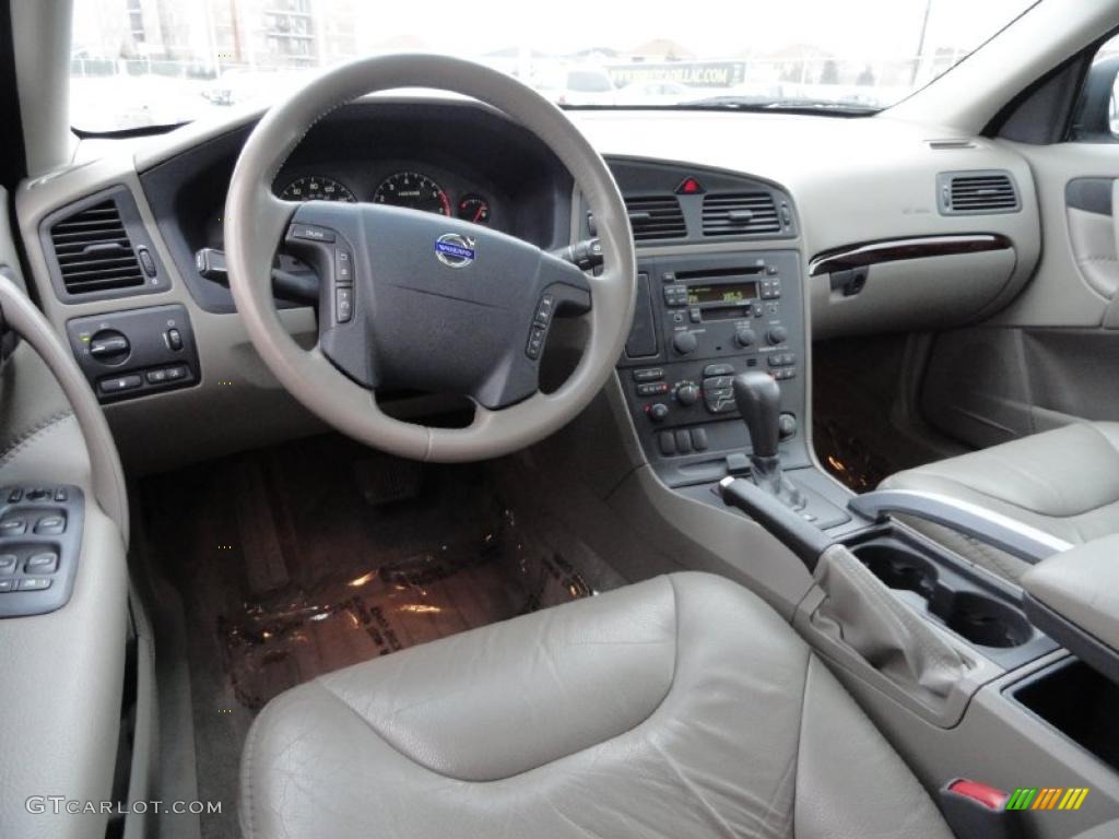 Taupe Interior 2003 Volvo XC70 AWD Photo #42193223