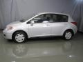 Brillant Silver - Versa 1.8 S Hatchback Photo No. 3