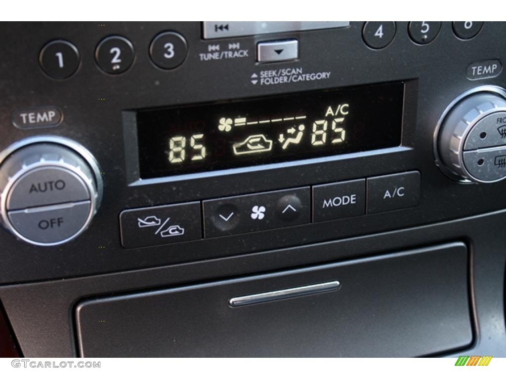 2007 Subaru Legacy 2.5i Limited Sedan Controls Photo #42195443