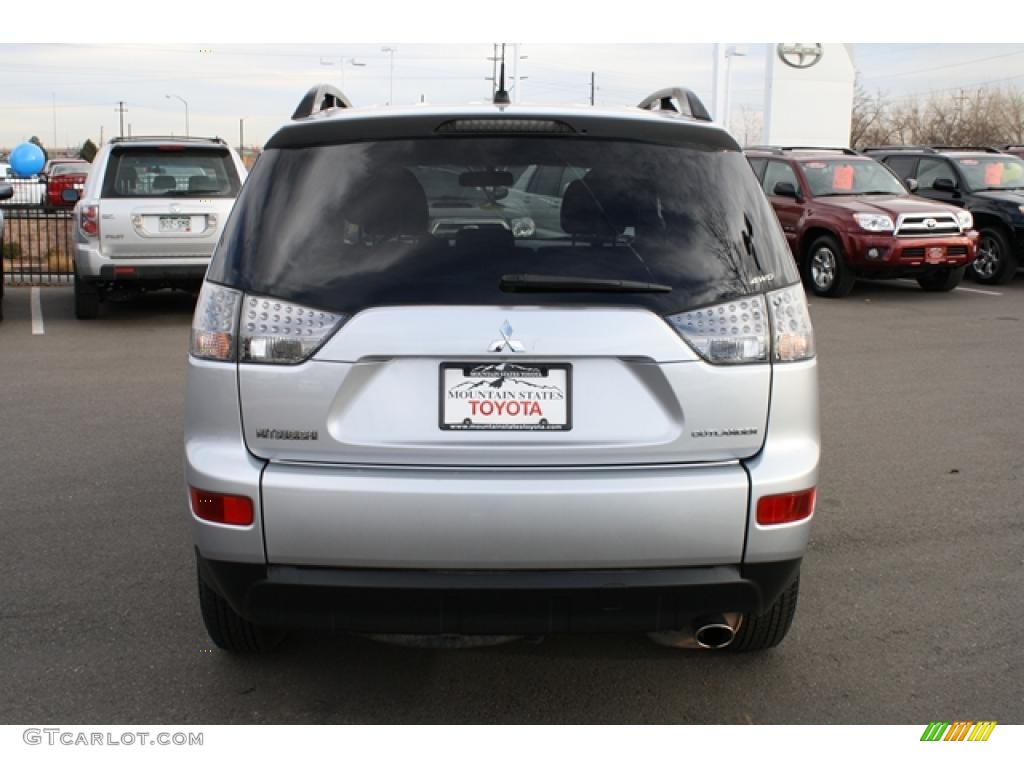 2009 Outlander ES 4WD - Cool Silver Metallic / Black photo #3