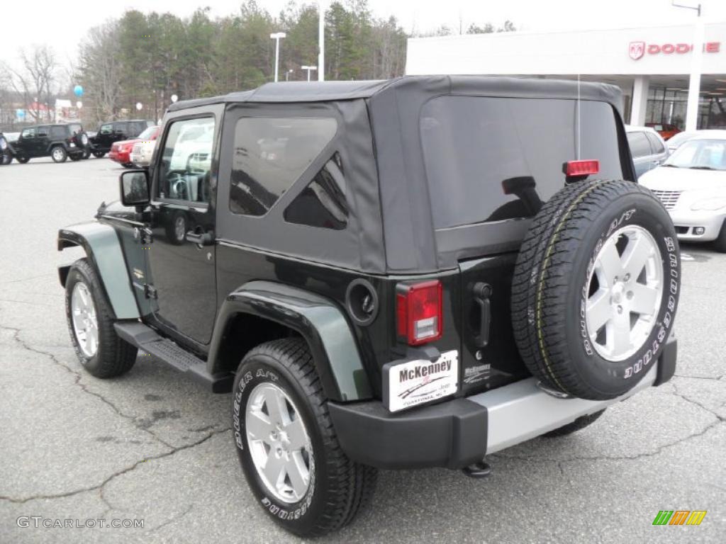 2011 Wrangler Sahara 4x4 - Natural Green Pearl / Black photo #2