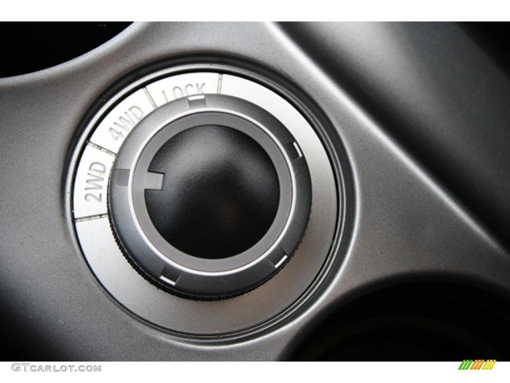 2009 Mitsubishi Outlander ES 4WD Controls Photo #42196079