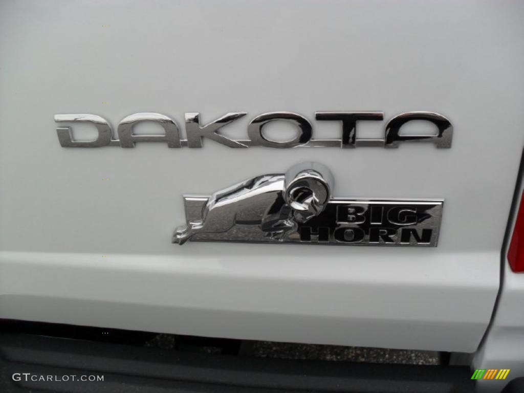 2011 Dodge Dakota Big Horn Extended Cab Marks and Logos Photos