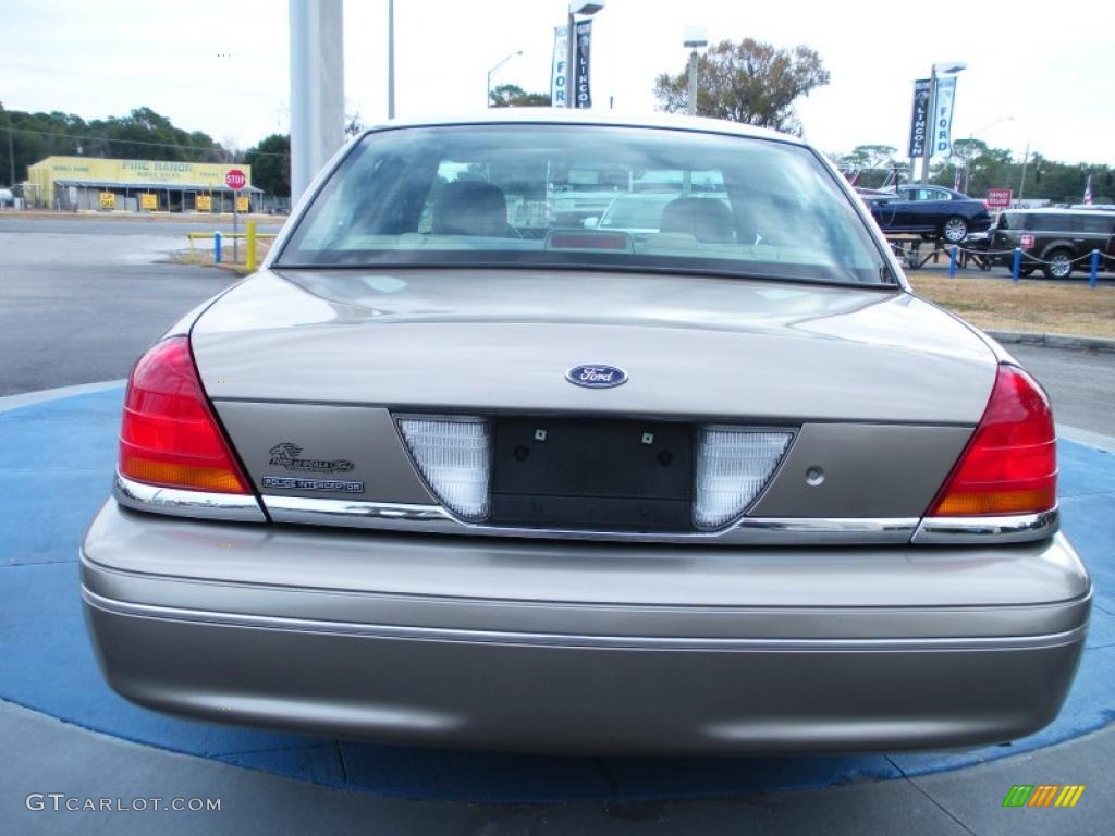 2003 Crown Victoria Police Interceptor - Arizona Beige Metallic / Medium Parchment photo #4