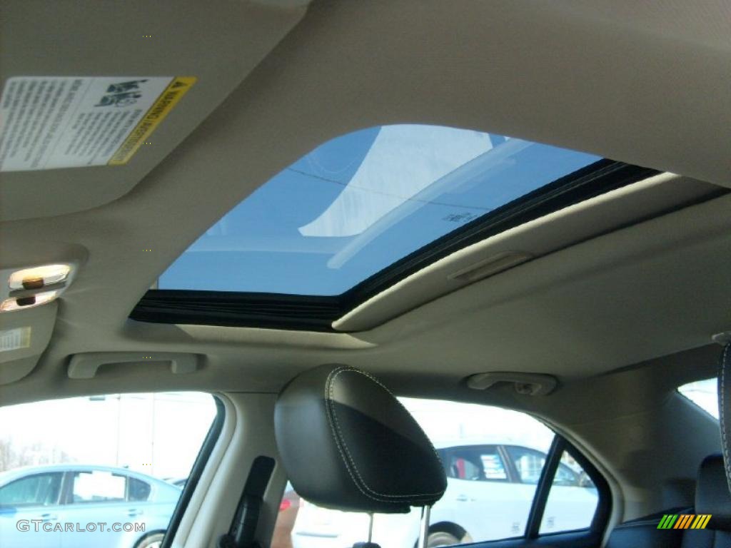 2010 Fusion Sport AWD - Brilliant Silver Metallic / Charcoal Black/Sport Black photo #4