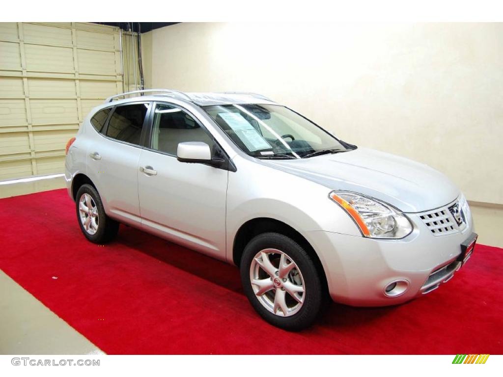 Silver Ice Nissan Rogue