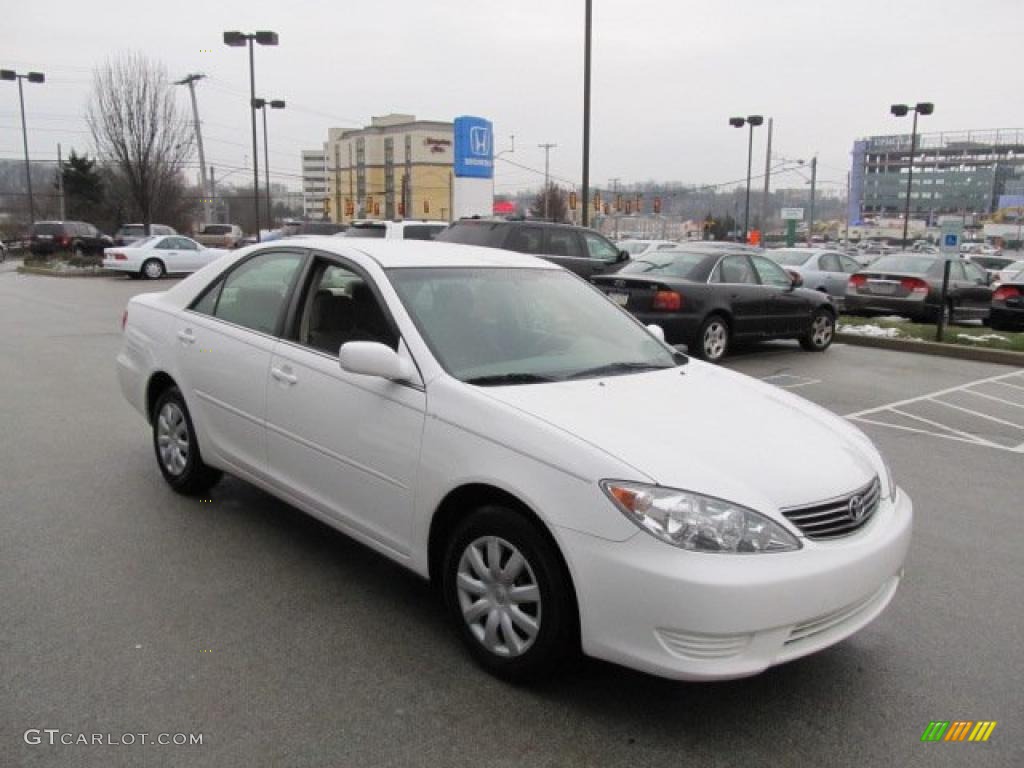 2006 Camry LE - Super White / Taupe photo #6