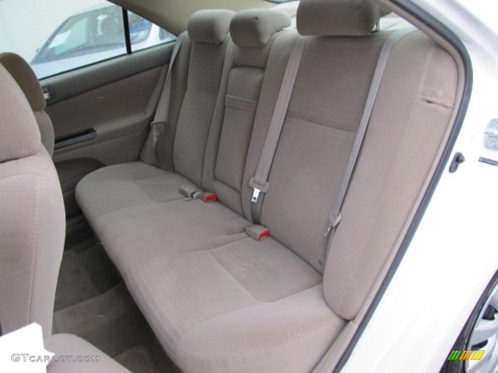 2006 Camry LE - Super White / Taupe photo #13