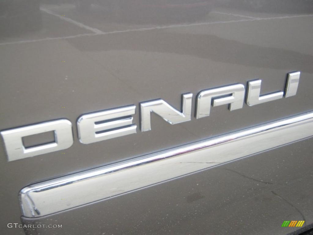 2011 GMC Yukon XL Denali Marks and Logos Photo #42210471