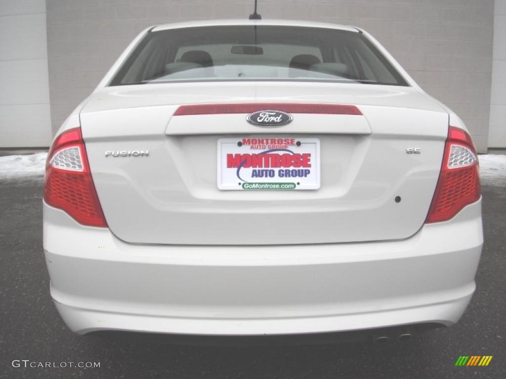 2010 Fusion SE - White Suede / Medium Light Stone photo #8