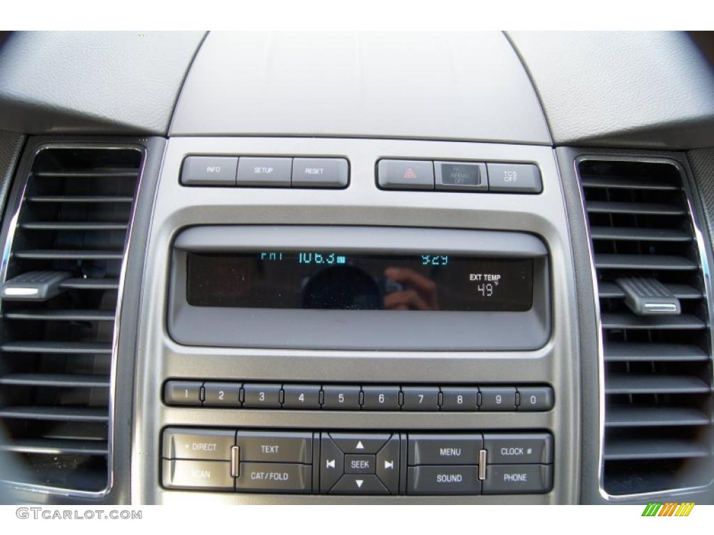 2011 Ford Taurus SE Controls Photo #42212135