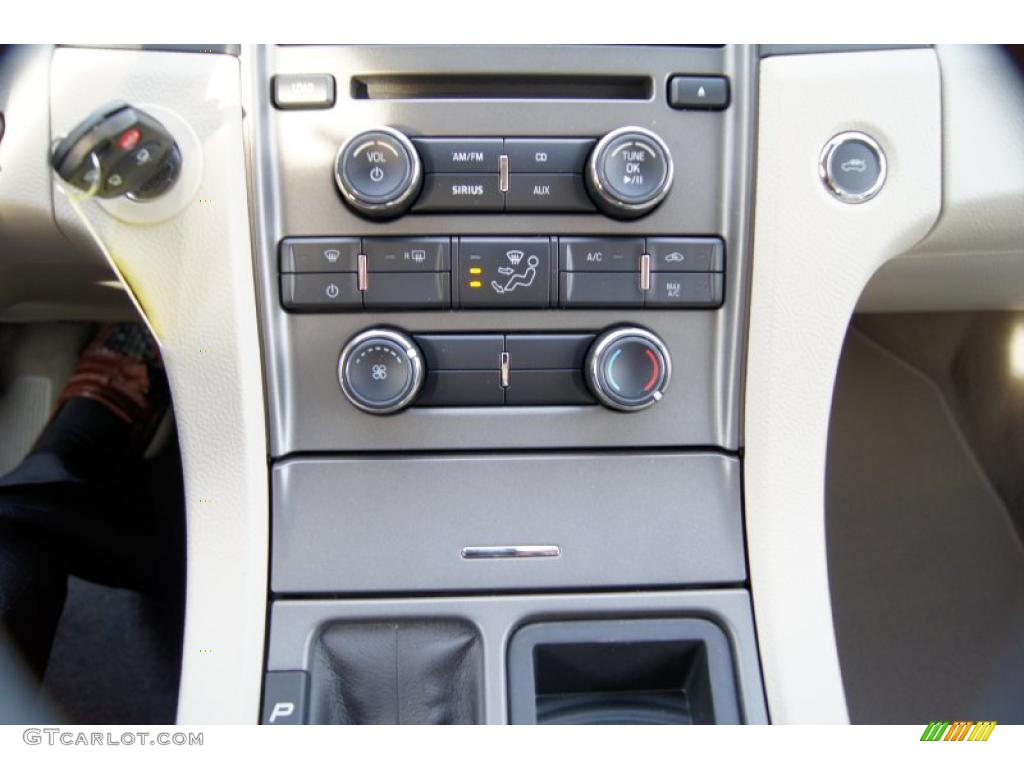 2011 Ford Taurus SE Controls Photo #42212163