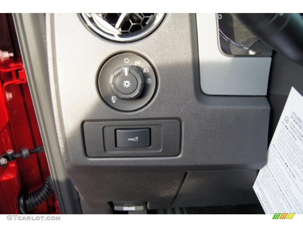 2011 Ford F150 XLT SuperCrew 4x4 Controls Photo #42212767