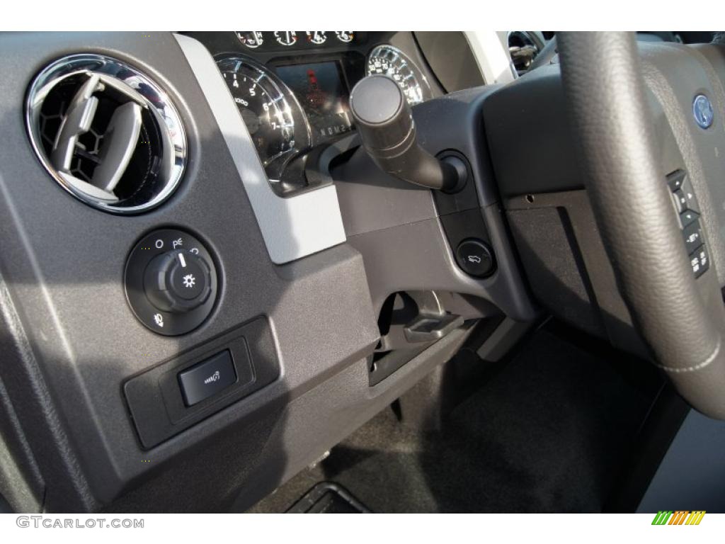 2011 Ford F150 XLT SuperCrew 4x4 Controls Photo #42212783