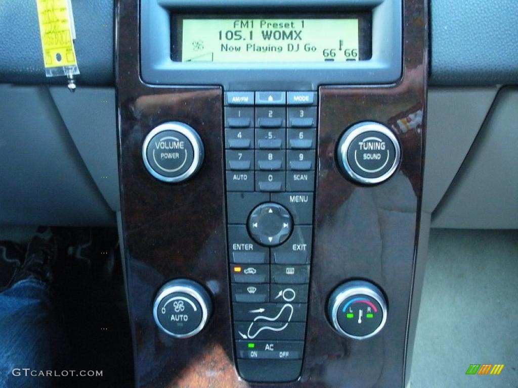2007 Volvo C70 T5 Convertible Controls Photo #42219740