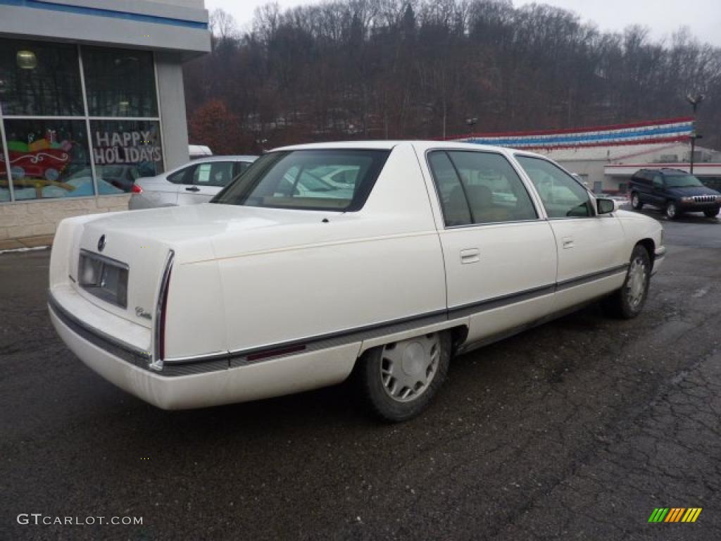 White Diamond 1995 Cadillac DeVille Concours Exterior Photo #42224624