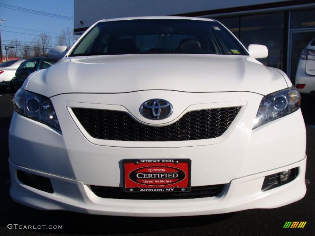 2008 Camry SE V6 - Super White / Dark Charcoal photo #2