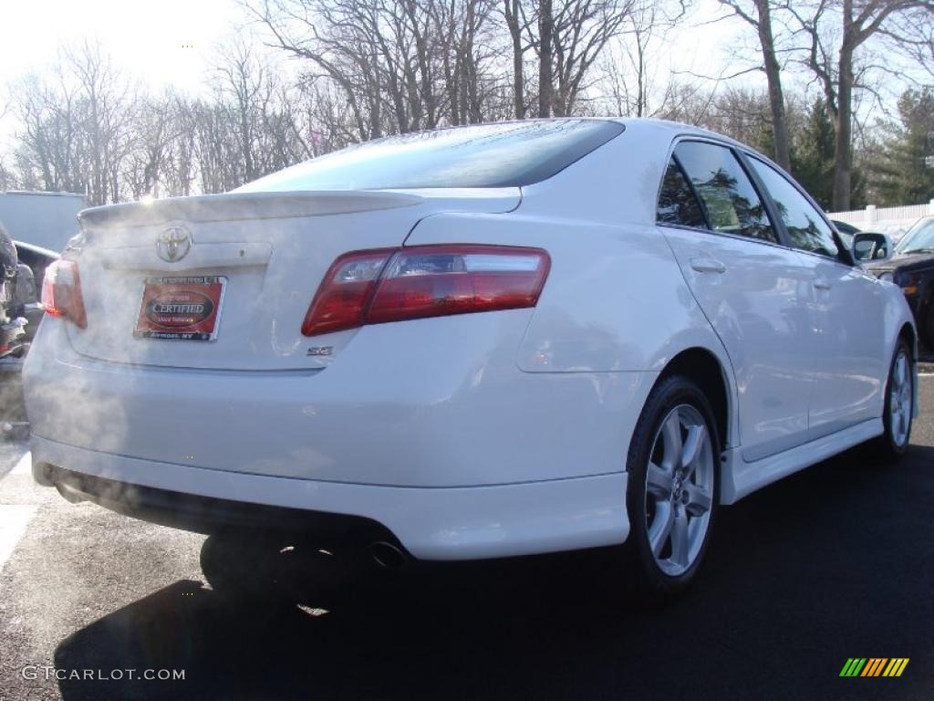 2008 Camry SE V6 - Super White / Dark Charcoal photo #4