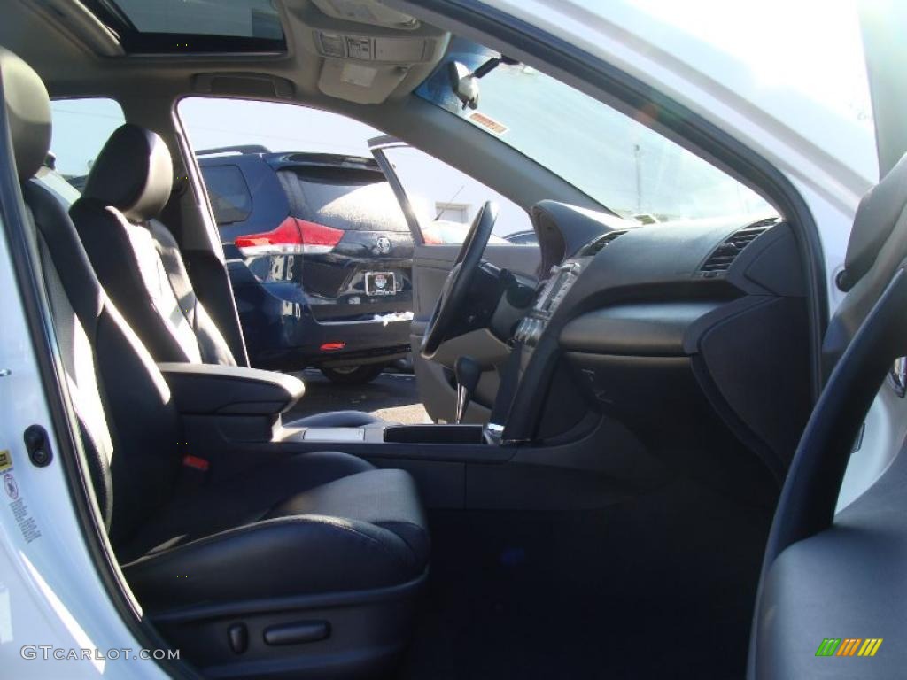 2008 Camry SE V6 - Super White / Dark Charcoal photo #9