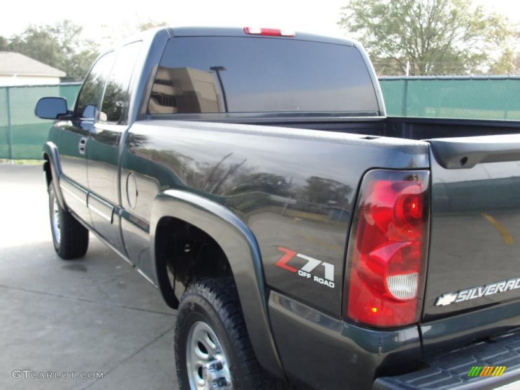 2005 Silverado 1500 Z71 Extended Cab 4x4 - Dark Gray Metallic / Medium Gray photo #5