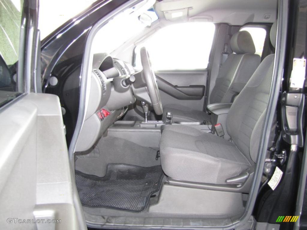 Graphite Interior 2006 Nissan Frontier XE King Cab Photo #42237696