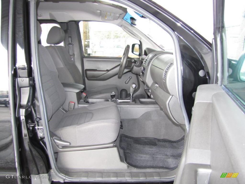 Graphite Interior 2006 Nissan Frontier XE King Cab Photo #42237708