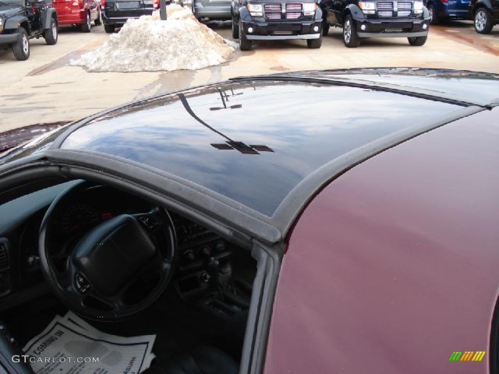 2001 Camaro Coupe - Monterey Maroon Metallic / Ebony photo #33