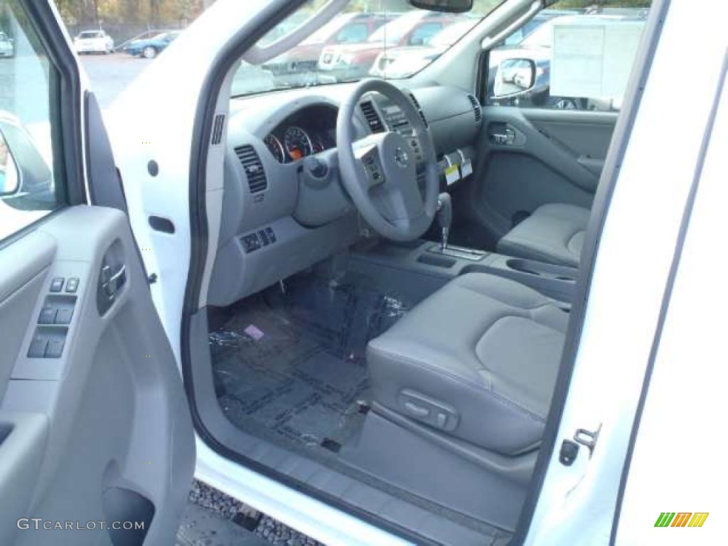 Graphite Interior 2011 Nissan Frontier SL Crew Cab Photo #42245790
