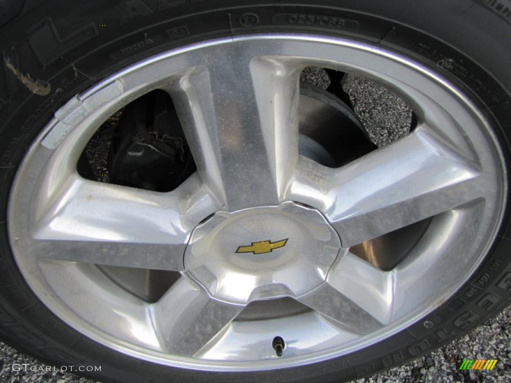 2011 Chevrolet Avalanche LS Wheel Photos