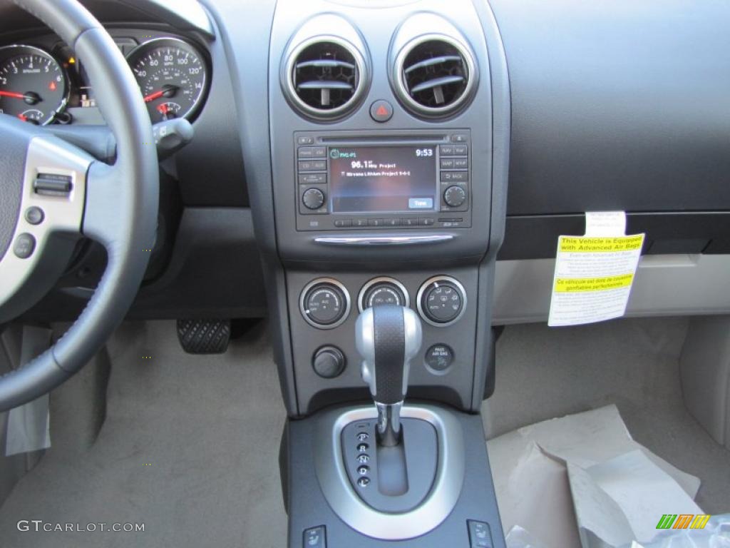 2011 Rogue SV - Pearl White / Gray photo #11