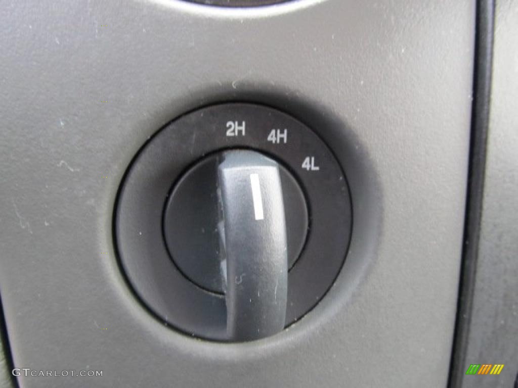 2007 Ford F150 XL Regular Cab 4x4 Controls Photo #42255366