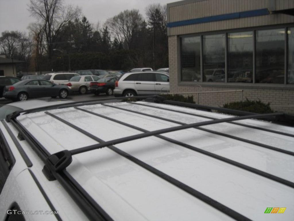 2002 Yukon XL SLT 4x4 - Summit White / Neutral/Shale photo #17