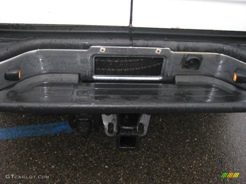 2002 Yukon XL SLT 4x4 - Summit White / Neutral/Shale photo #19