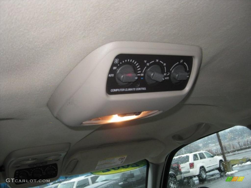 2002 Yukon XL SLT 4x4 - Summit White / Neutral/Shale photo #25